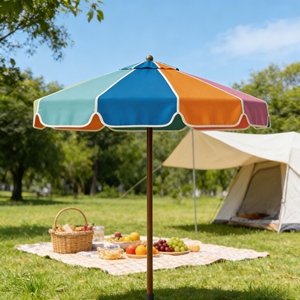 Parasol commercial d'extérieur en fer avec mât central, coloré, pour jardin, terrasse, café, pont et zones de loisirs côtiers - Product Image 1