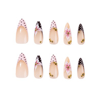 Faux ongles tendance à presser, motif fleur 3D et pois français, style Coquette, forme amande carrée, pour les amoureuses du nail art français