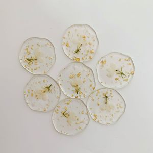 Posavasos de Resina con Flores Secas y Hoja de Oro, Decoración Hecha a Mano para Mesa de Boda - Product Image 3