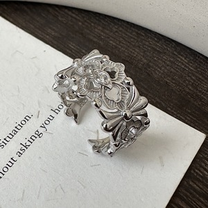 แหวนเงินแท้ S925 ดีไซน์หรูหรา สีขาวทอง ประดับดอกไอริส แฟชั่นเรียบง่าย คลาสสิก ขายส่ง - Product Image 1