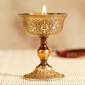 Support de lampe à beurre en cuivre pur huit bouddha de bon augure lampe à lumière vive bouddha tibétain bouddha pour lampe bouddha salle solide