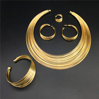 VKME Collection « Hot Sale » Ensemble Bijoux Femme 4 Pièces : Collier Multi-fils Doré, Boucles d'Oreilles, Bague et Bracelet Jonc Argenté
