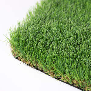 Gazon artificiel doux à haute densité de gazon synthétique d'aspect naturel durable pour les arrière-cours extérieures de terrains de jeu hauteur de pile de 40-50mm - Product Image 1