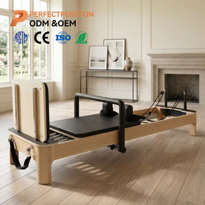 เครื่องพิลาทิสรีฟอร์มเมอร์แบบรางในทำจากไม้บีช สำหรับการฝึกซ้อมในสตูดิโอ พร้อมระบบเลื่อนที่ราบรื่น ที่วางเท้าปรับได้ และเตียงออกกำลังกาย - Product Image 1
