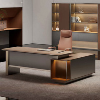 Bureau de direction moderne en bois de luxe avec éclairage LED, taille personnalisée, bureau de direction moderne pour cadre supérieur