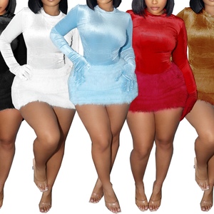 ชุดบอดี้สูทแขนยาวสำหรับผู้หญิง คอลเลคชั่นฤดูใบไม้ร่วง/ฤดูหนาว พร้อมกระโปรงมินิสั้นขนเฟอร์เทียมสุดเซ็กซี่ ชุดเซ็ต 2 ชิ้น แฟชั่น - Product Image 1