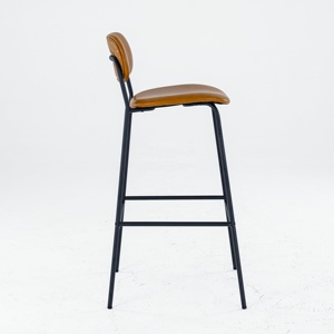 Repose-pieds en métal tabourets <span class=keywords><strong>de</strong></span> <span class=keywords><strong>bar</strong></span> en cuir PU chaises <span class=keywords><strong>de</strong></span> <span class=keywords><strong>bar</strong></span> <span class=keywords><strong>de</strong></span> luxe pour la cuisine fait à la main hauteur <span class=keywords><strong>de</strong></span> comptoir nordique <span class=keywords><strong>noir</strong></span> mobilier moderne - Product Image 5