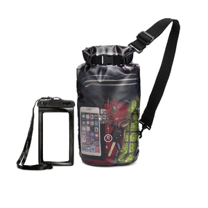 Mantenga sus pertenencias seguras mientras están en la playa, nadando, pescando, paseando en bote, con una bolsa impermeable transparente para exteriores. - Product Image 1