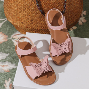 Sandalias de playa antideslizantes con suela suave y diseño de mariposa rosa para niñas, cómodas para fiestas y uso diario. - Product Image 2