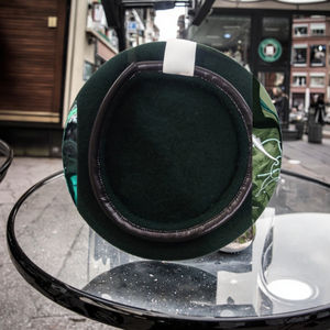 Chapeau béret en laine unisexe de haute qualité Style extérieur personnalisé en gros couvre-chef pour adultes pour une utilisation formelle pour le gouvernement saoudien - Product Image 4