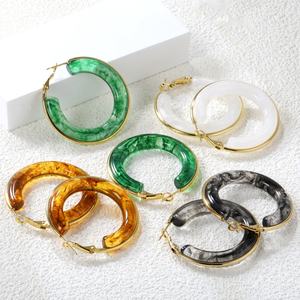 ต่างหูโอปอลหลากสีชุบทอง 14K สแตนเลส ขายส่ง เครื่องประดับผู้หญิง แฟชั่น ต่างหูห่วงกลมวงใหญ่แบบโปร่ง - Product Image 1