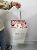 Sac en papier trapézoïdal personnalisé avec logo en feuille d'argent, sac de transport haut pour bouquets avec poignée en ruban de satin pour emballage de fleuriste
