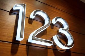 Letreros Personalizados para Exteriores con Retroiluminación LED, Logotipos y Letras de Acrílico y Acero Inoxidable, Ecológicos, Resistentes al Agua, Fáciles de Instalar - Product Image 2