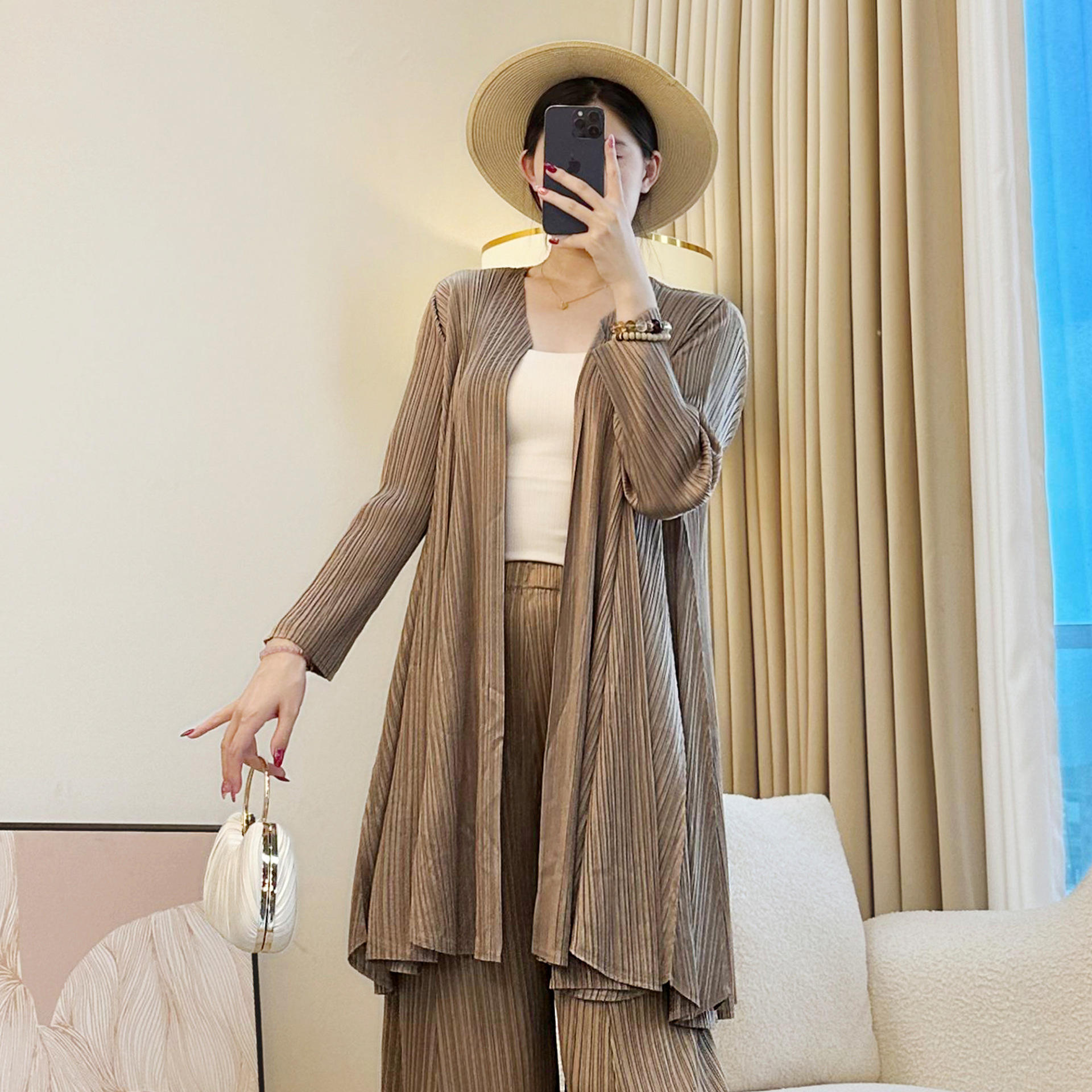 สีน้ำตาล