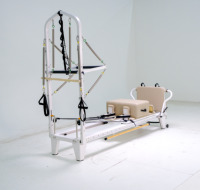 Reformer de Pilates Fitness Réglable et Portable, Appareil d'Exercice Professionnel en Alliage d'Aluminium Robuste pour Studio et Usage Commercial