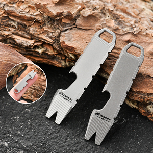 Mini ouvre-bouteille en titane, accessoire léger personnalisé pour le camping, la randonnée, outil EDC et ornement suspendu QG - Product Image 3