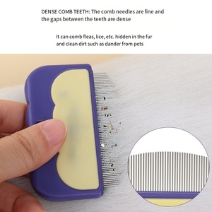 猫と犬のためのペット用クリーニングツール滑り止め湾曲金属フリーコーム丸針付きフローティングヘア除去用 - Product Image 4