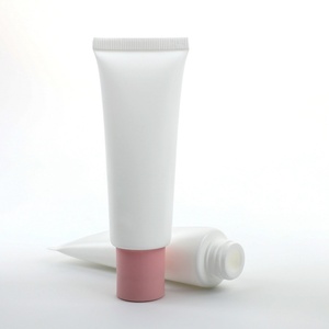 Emballage professionnel en tube blanc en plastique PE pour crème solaire cosmétique douce, crème BB pour les mains et le visage, avec bouchon à pompe. - Product Image 4