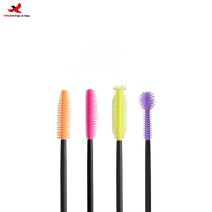 Brosse à cils jetable en silicone pour greffe, recourbe-cils et brosse à sourcils multifonctionnelle GZ RTS, vente en gros, commande mixte en vrac - Product Image 1