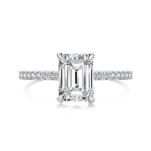 Dylam, Fournisseur de Bijoux de Premier Plan, Bague d'Éternité en Argent S925 avec Moissanite Taille Émeraude 2.0ct Couleur D VVs1, Anneaux de Fiançailles - Product Image 1