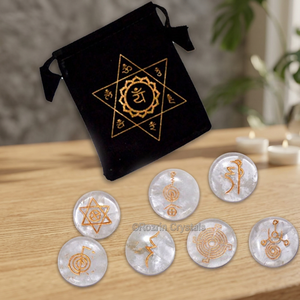 Set de Cristales de Cuarzo Reiki para Sanación, 7 Piedras Talladas Redondas con Símbolos Sagrados, Bolsa de Terciopelo Negro para Equilibrio Energético y Alineación de Chakras - Product Image 3