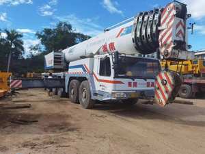 Grúa sobre Camión Usada en Venta, Marca China Zoomlion QAY220, 220 Toneladas de Capacidad de Elevación, Buen Estado de Funcionamiento, 2020 - Product Image 2