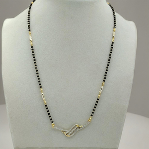 Mangalsutra indien traditionnel en or 22 carats, chaîne de perles noires, pendentif minimaliste en perles et zircon, bijoux à porter au quotidien pour femmes - Product Image 3