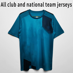 Maillots de club saison 1718, maillots de football en gros de qualité bon marché, vêtements de sport pour adultes et enfants en Thaïlande - Product Image 2