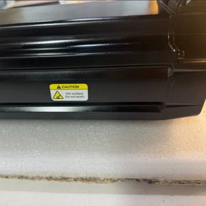 Servomotor AB Rockwell MPL-B540K-MK74AA 100W 48V DC IP65 Fabricado en EE. UU. - Product Image 2