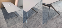Table de conférence multi-niveaux en contreplaqué marin, design modulaire, construction bois+acier pour les salles de réunion de bureau