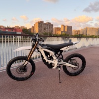 Moto tout-terrain électrique Surron Light Bee X 2 2026, 24 kW, haute performance, en stock