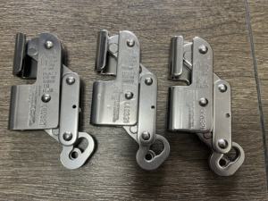 Einziehbares Vertikales Absturzsicherungssystem 8mm Edelstahl-Drahtseil-Auffanggerät Rettungsleine 300kg Tragkraft 4 D-Ringe - Product Image 6