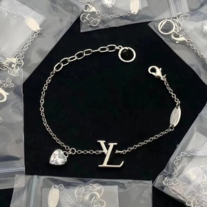 High-Quality Love Diamond Letter Bracelet, French Light Luxury High-End Commute Versatile Bracelet - Product Image 3