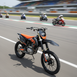 Motocicleta Todoterreno Muy Atractiva y Potente que Sube la Montaña - Product Image 1