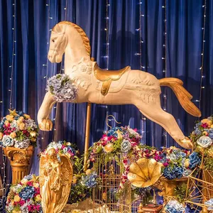 Decorazioni da circo vintage all'ingrosso carosello decorazioni per feste in fibra di vetro oro bianco carousel statue di cavalli