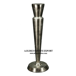 Lot de 2 bougeoirs en T coulés en métal, lot de 2 bougies plaquées or, brillantes, faites à la main, pour la décoration de la chambre à coucher - Product Image 4