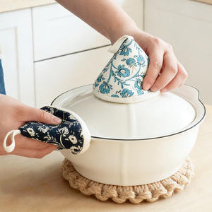 ฝาปิดหม้อป้องกันน้ำร้อนลวกแบบใหม่ ถุงมือกันความร้อนแบบหนาพร้อมลวดลายดอกไม้สำหรับใช้ในครัว - Product Image 4