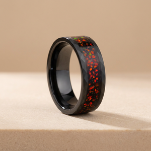 Bijoux de mode, anneaux en carbure de tungstène martelé noir de 8 mm avec incrustation d'<span class=keywords><strong>opale</strong></span> rouge pour hommes et femmes, cadeau de fiançailles, de mariage, d'anniversaire, de fête - Product Image 1