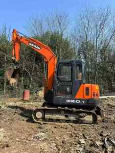 Mini-excavatrice Doosan DH60-7 d'occasion, 6 tonnes, petite pelle sur chenilles, certifiée CE EPA, importée de Corée, composants principaux, pompe haute efficacité - Product Image 2