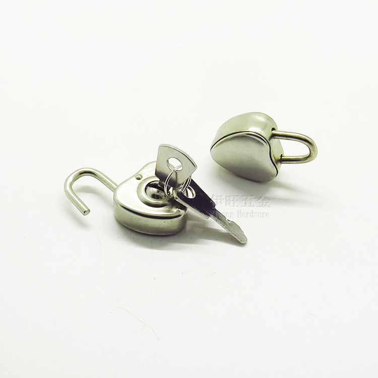 Оптовая продажа, Модный высококачественный Серебряный Мини-замок YIWANG в форме сердца