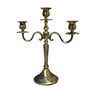 Candélabre en aluminium couleur or, dernier design, pour décoration de fête ou événement, avec porte-bougie. - Product Image 1