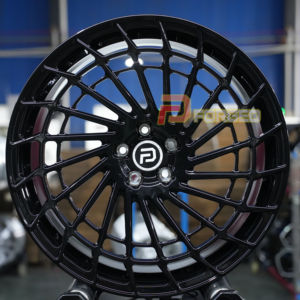 Venta caliente de fábrica 18 20 21 22 pulgadas llantas de aleación forjadas en negro brillante 5x5x120 112 para <span class=keywords><strong>Mercedes</strong></span> - Product Image 1