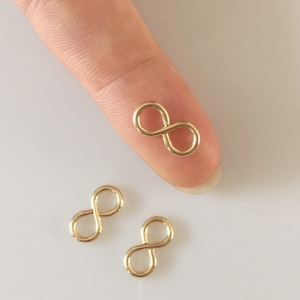 Vente en gros de clous d'oreilles pour bijoux fantaisie par METISSAGE