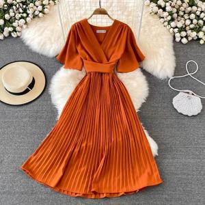 Nuevo Vestido Midi Negro de Verano para Mujer con Manga Corta Abullonada, Lazo, Cuello en V, Cintura Alta y Corte en A, Color Liso, Estilo Casual y a la Moda - Product Image 4