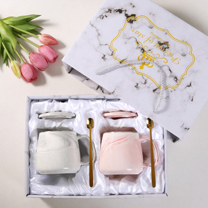 Taza de Cerámica de Doble Capa de Porcelana Blanca, Diseño de Dibujos Animados, Estilo de Caja de Regalo, Par de Tazas <span class=keywords><strong>para</strong></span> Parejas con Tapa y Cuchara, Dí<span class=keywords><strong>a</strong></span> de San Valentín - Product Image 5