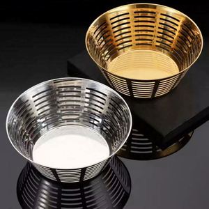 Panier de levage pour pain en rotin naturel rond de qualité supérieure, panier à légumes et fruits robuste en acier inoxydable - Product Image 3