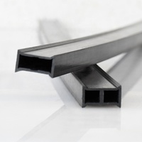 Accessoires de fenêtre d'angle en PVC flexibles et efficaces, panneaux de clôture composites, profilés de meubles en plastique extrudé PE durables