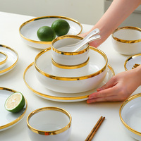 Vaisselle écologique pour hôtels, ensembles d'assiettes à dîner en porcelaine céramique de luxe, glaçure de couleur nordique, bordure dorée marbrée