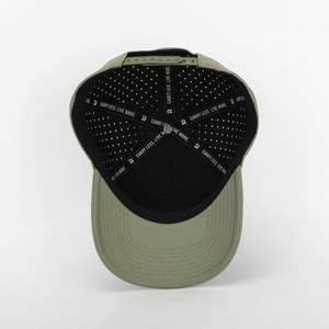 Gorra de Béisbol Deportiva Personalizada OEM de 6 Paneles, de Alta Calidad, con Orificios Cortados con Láser Verde, con Imagen Deportiva y Logotipo Bordado en 3D - Product Image 6