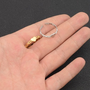 Personalized Exquisite Niche Design Simple Stainless Steel Ring Gold Silver Plated Women's Love Heart Rings Fashionable Jewelry - Product Image 1